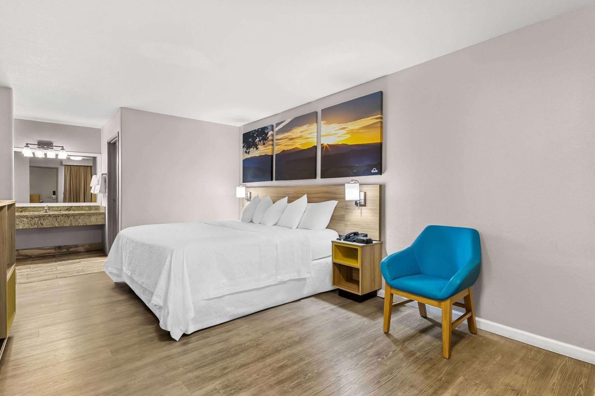 Days Inn By Wyndham Buckeye Dış mekan fotoğraf