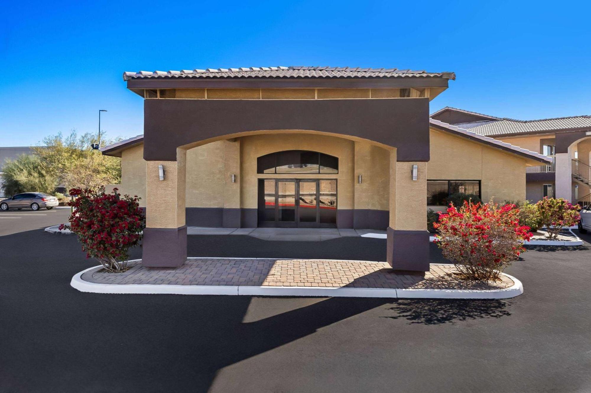 Days Inn By Wyndham Buckeye Dış mekan fotoğraf