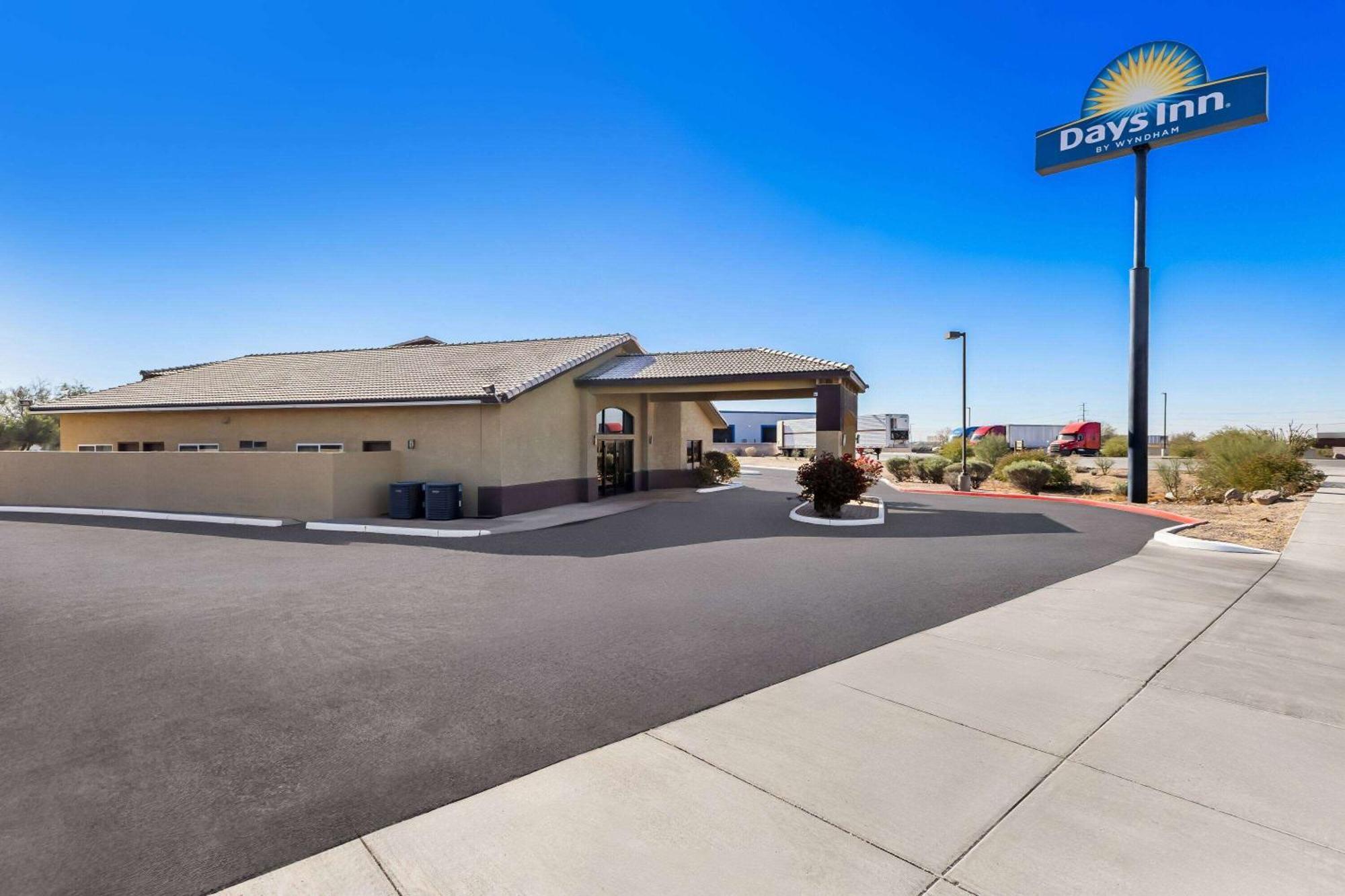 Days Inn By Wyndham Buckeye Dış mekan fotoğraf