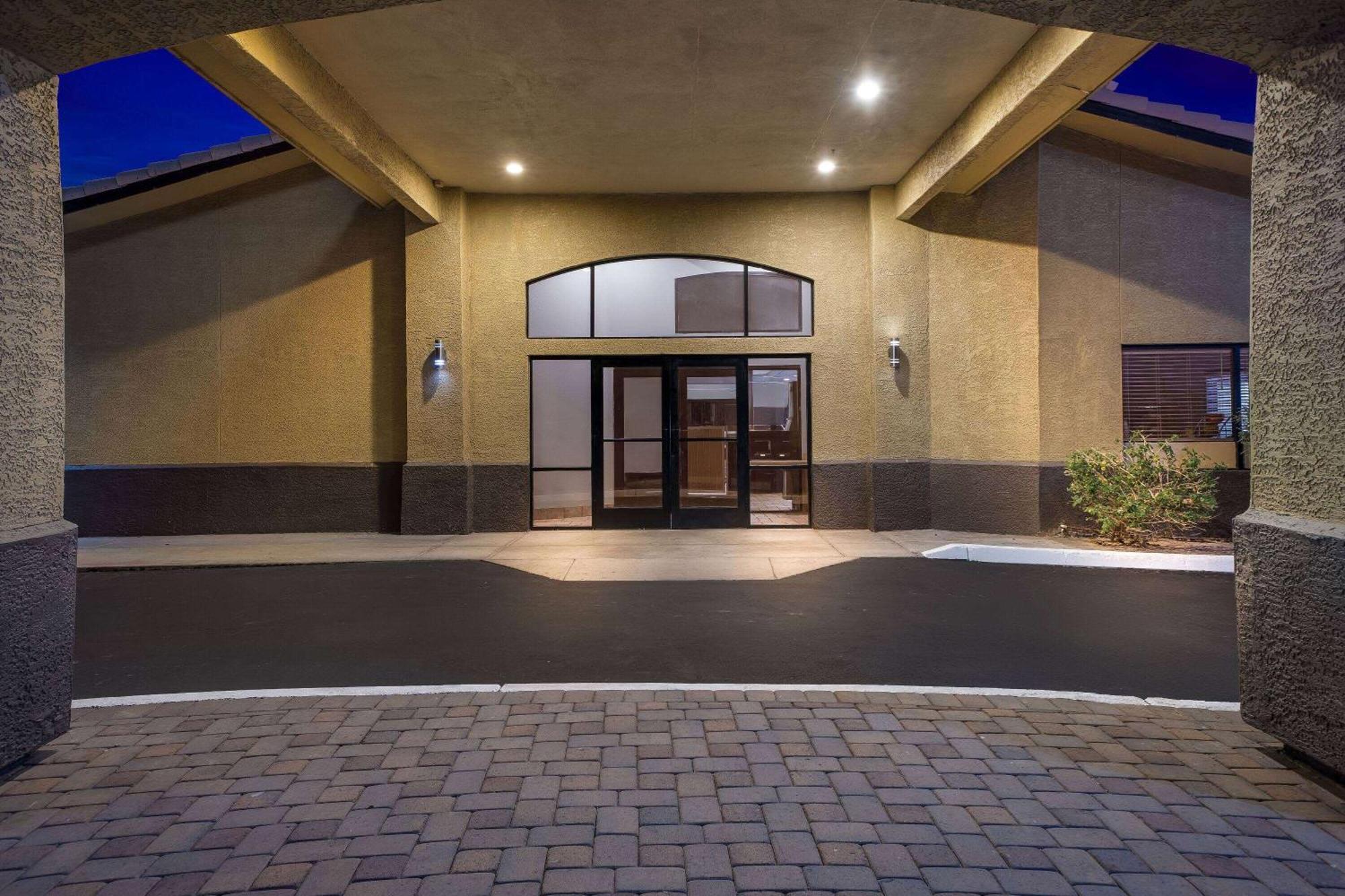 Days Inn By Wyndham Buckeye Dış mekan fotoğraf